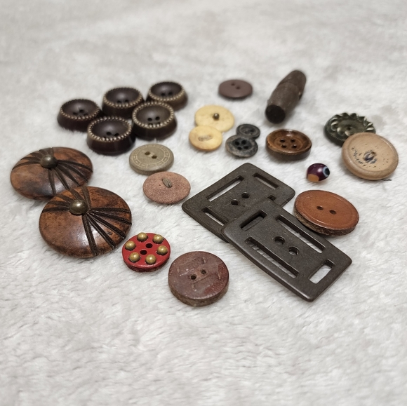 Bundle of Vintage Buttons - Picture 3 of 6